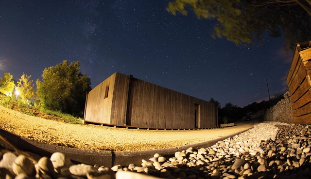 Astro Polo wooden lodge for an unusual stay in astronomy. Animator included!