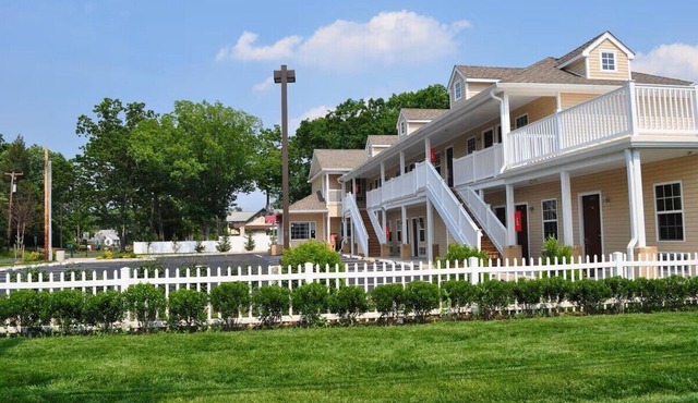 At 9 Motel Near Freehold I-195