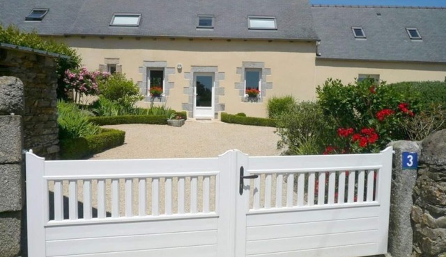 At ANNE. - LA ROCHE-JAUDY