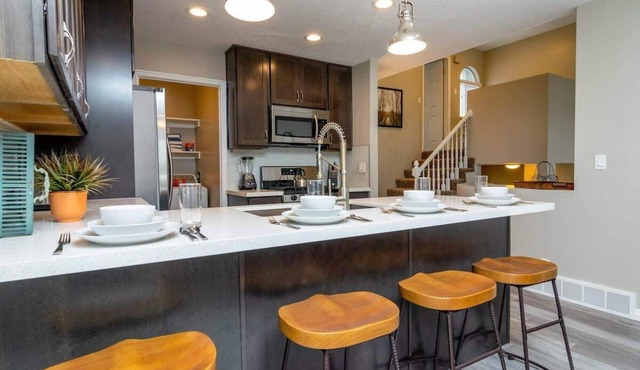 At Base of Cottonwoods! * Private Hot Tub * Xbox *