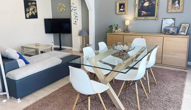 At Clém's, 8 people, private garage, wifi + Netflix