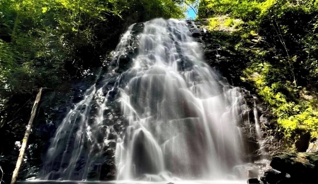 At Last Mtn Cabin, Hike to Crabtree Falls, Hot Tub+Fire Pit, Close to Parkway.