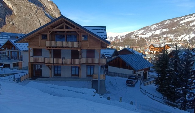 At Riton app. 4/5 pers. 3 * quiet, close to shops, at the foot of the slopes