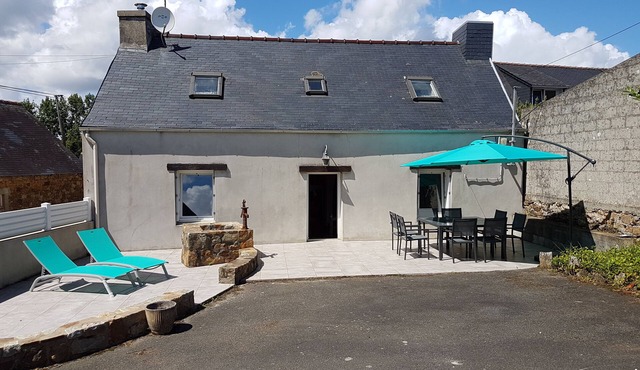 At Telgruc on the Crozon peninsula, between beaches and coastal paths