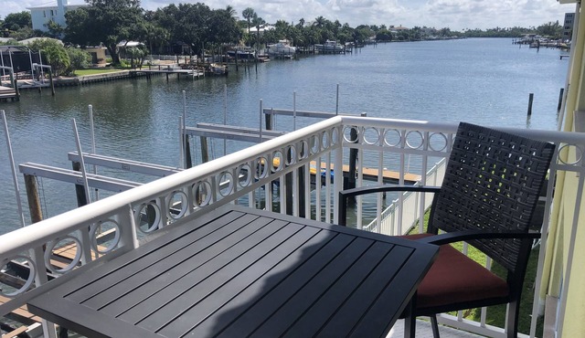 At the Beach- Waterfront with Balcony-Updated 7/23