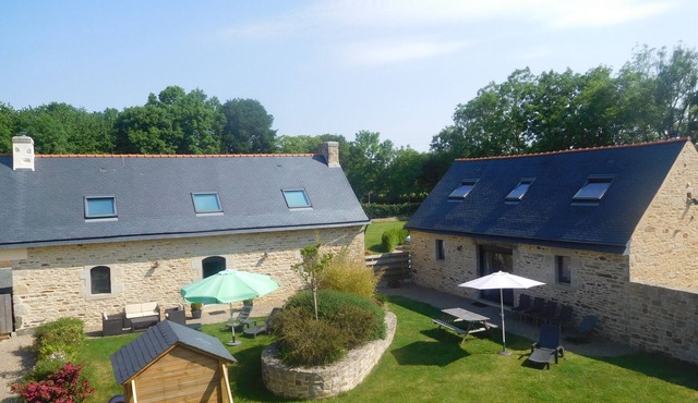 AT THE DOOR OF THE OCEAN 2 GITES 4 STARS WITH SWIMMING POOL