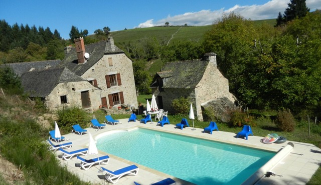 At the foot of the Aubrac, Estaing/Entraygues