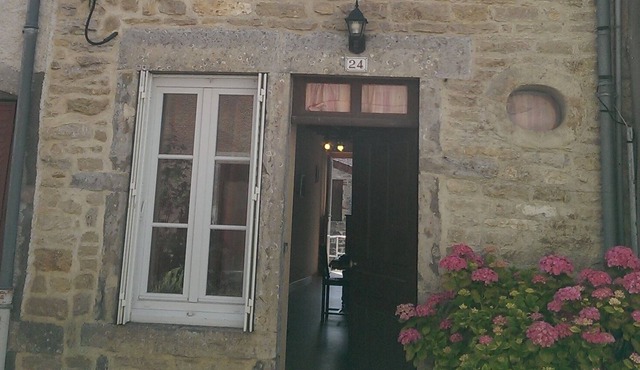 At the foot of the cliffs and the trails of the Grandes Randonnées (GR).