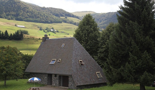 At the foot of Puy Mary, chain of volcanoes, character house, approx. very calm