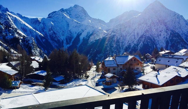 AT THE FOOT OF THE SLOPES, 20 M FROM THE LIFT, CLEANING INCLUDED, POSSIBILITY OF RENTING 2 APARTMENTS