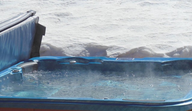 At the foot of the slopes, chalet with Sauna, Jacuzzi and indoor swimming pool