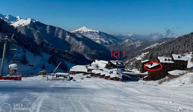 At the foot of the Guzet slopes!