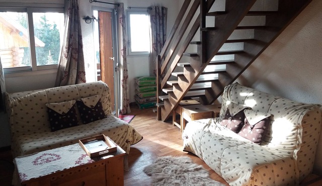 At the foot of the ski slopes comfortable apartment with terrace and stove