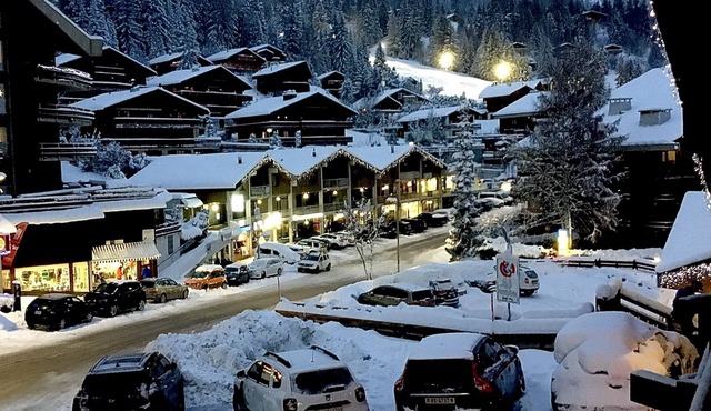 At the foot of the slopes - 2-4 person apartment in the center of ANZERE ski resort