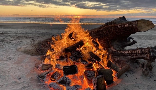 At the Hammond Harbor, minutes to the Pacific Ocean, 2 bdr , 1 bath, sleeps 5ish