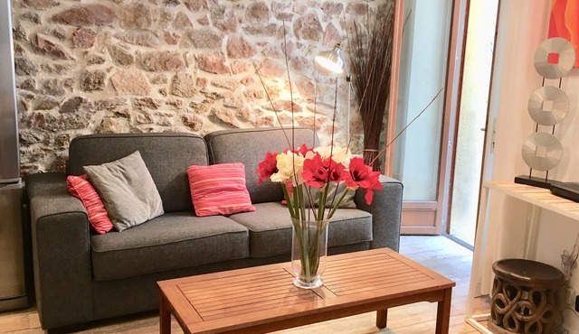 At the heart of Cannes, with terrace, next to the beaches and the Palais des Festivals