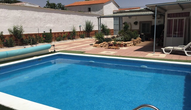 At the heart of Don QuiXote and La Mancha wine route. Pet and family friendly.