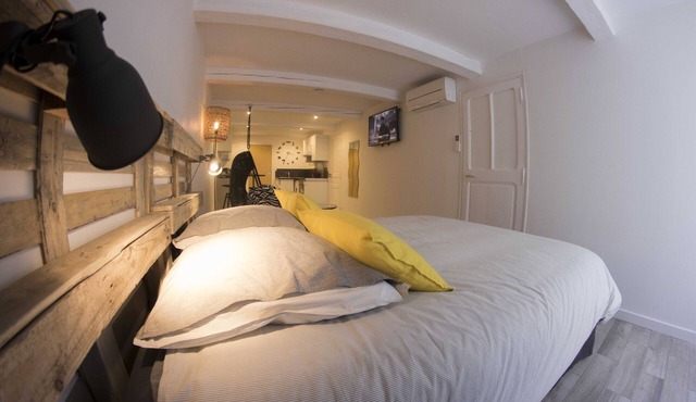 AT THE MARK OF ARGAN ORGANIC boudoir