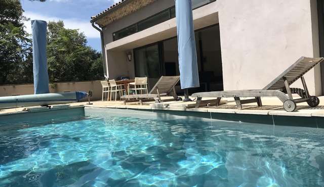 At the top of the village, magnificent view of Mt Ventoux, private heated swimming pool