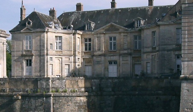 Atelier Jacques Coeur charming house****, outstanding gardens near Bourges