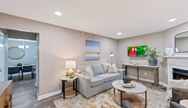 ATH - Downtown Woodstock Luxury - Walk to Cherokee Amphitheater (1/4 mile) 3 Bedroom