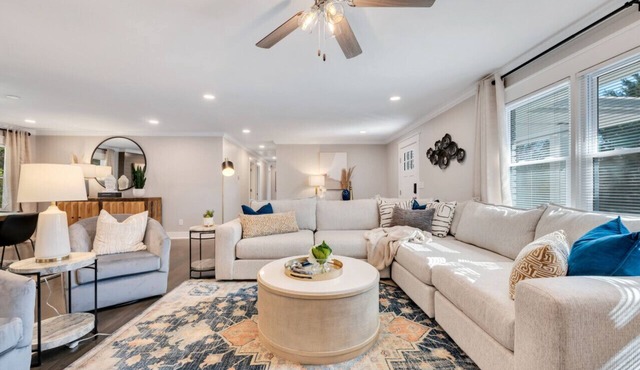 ATH - Huge Roswell Ranch. 2800 Square feet on one level.