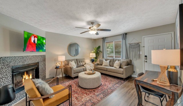 ATH - Sleeps 4 - 2 Beds - Pet friendly - CC5