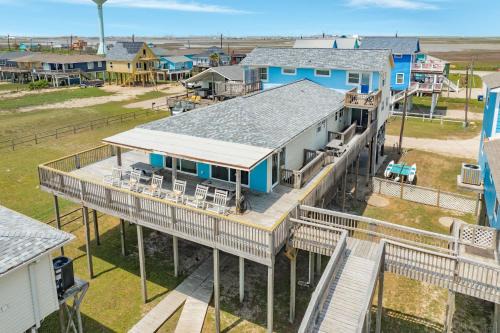 Athena - Beachfront - Private Walkover to Beach