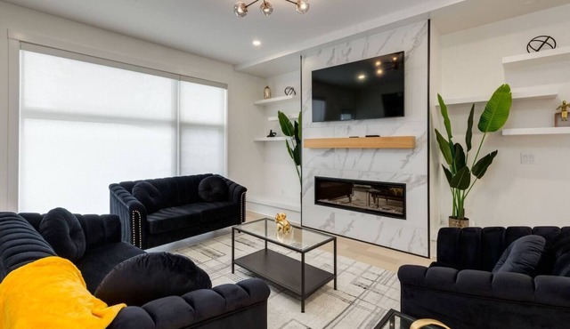 "Athena" Near UofC and Trans Canada Highway!