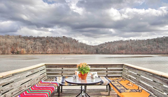 Athens Vintage Fishing Cabin on Elk River!