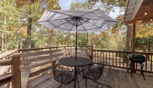 AtHome+1 Stay | Cozy 2BR Cabin | Fall Views