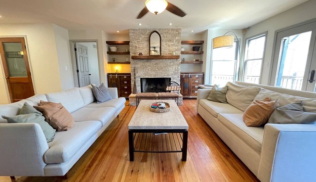 ATL Getaway cabin with riverfront views and hottub