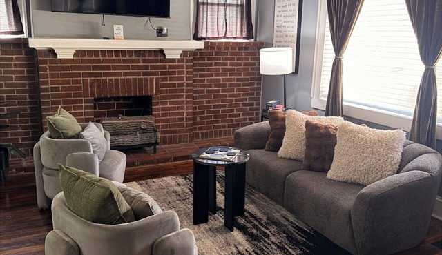 ATL Movie House, Theater Room, Sleeps9, Near Downtown