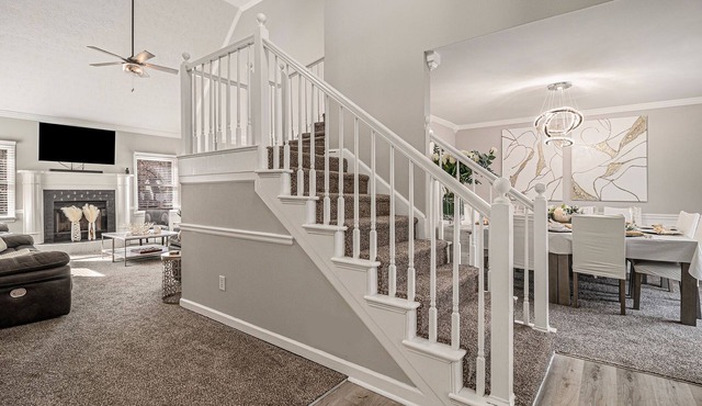 Atlanta 9 private Bedrooms with 4k TVs, 13 Beds, Master on Main Floor 4000 sq ft