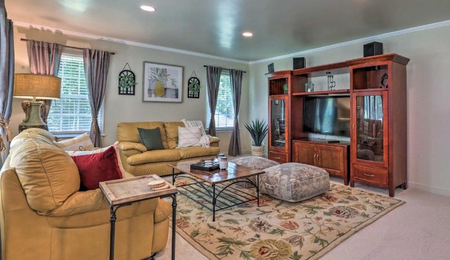 Atlanta Area Cottage with Grill and Huge Yard!