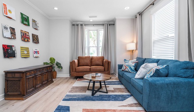 Atlanta Central Historic Area, Near Parks & Dining. King Bed. Pet Friendly