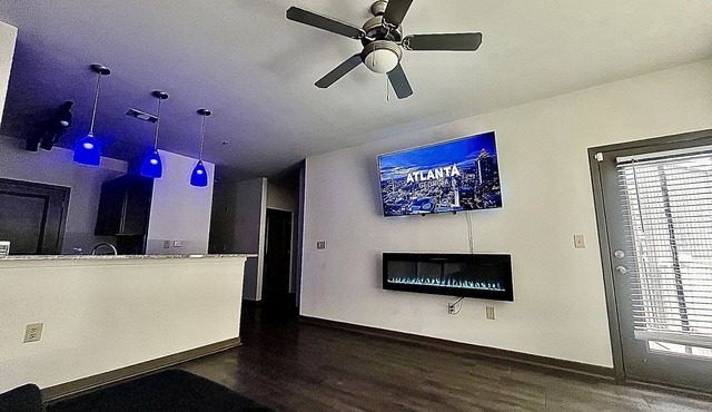 Atlanta Chic Urban Retreat Modern Apartment Stunning City Views private balcony