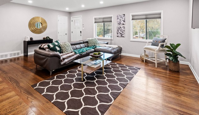 Atlanta Gated Getaway: free parking & pet friendly