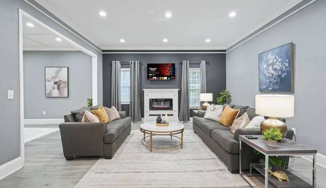 Atlanta Gem, 3 miles to Mercedez Benz Stadium