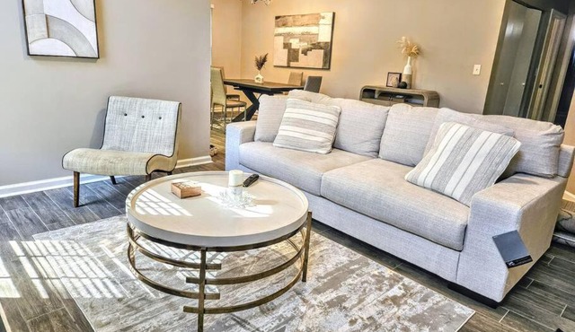 Atlanta Gem Close to It All