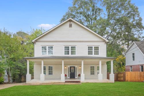 Atlanta Gem Near Mercedez Benz Stadium & Stone Mtn Prk