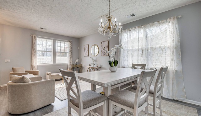 Atlanta Luxe: Elegant Group Retreat & Social Hub
