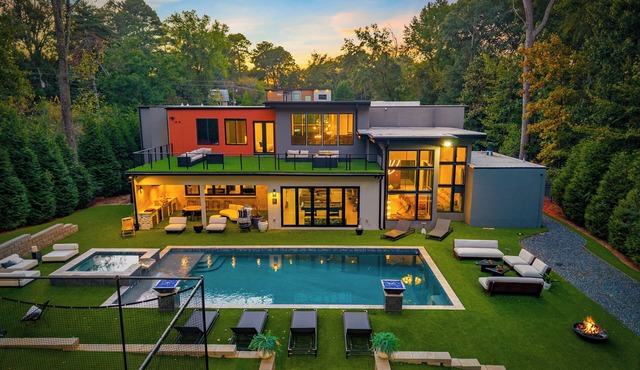 Atlanta Modern | Pool, Hot Tub & Basketball Court