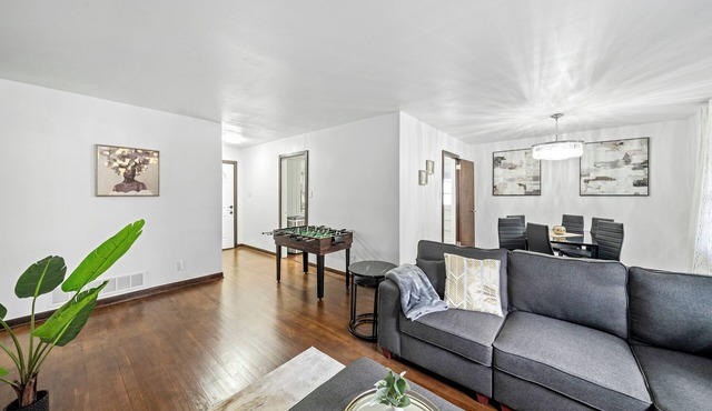 Atlanta Oasis w/3 Queens & Backyard Near Hotspots