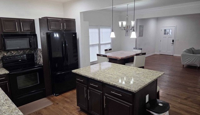 Atlanta Peace Haven. 3 Bedroom Home. Downtown ATL.