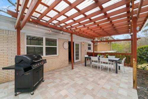 Atlanta Private Pool 5BR, Sleeps 14