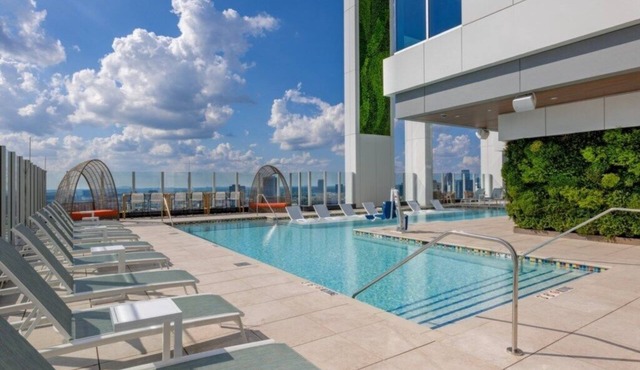 Atlanta | Skyline Stay | Pool & Downtown Access