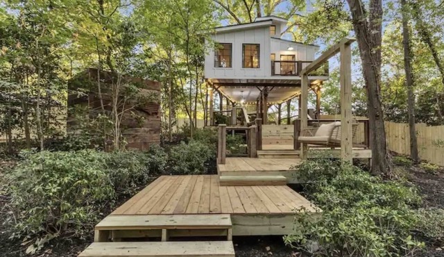 Atlanta Treehouse 9BR Hot tub Fire Pit 15 Min to ATL