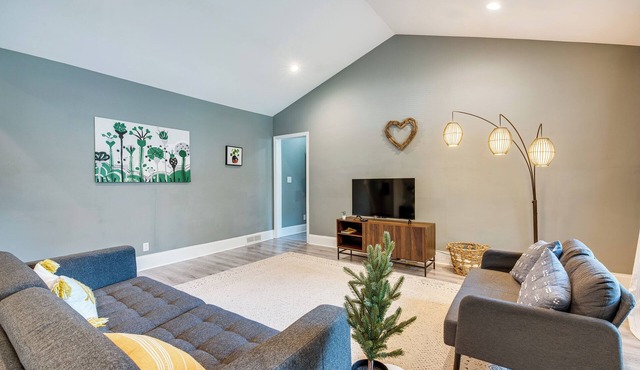 Atlanta Vacation Rental w/Deck: 4 Mi to Downtown!