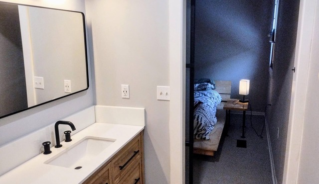 Atlanta’s West End's Best: Full Chef's Kitchen, Classic Porch. Subway Bathtub